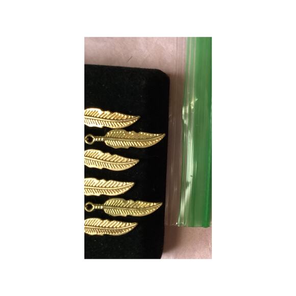 4106 NIP Vintage Dream Catcher Drop Earrings Feathers Dangle Turquoise Tribal - Picture 2 of 2